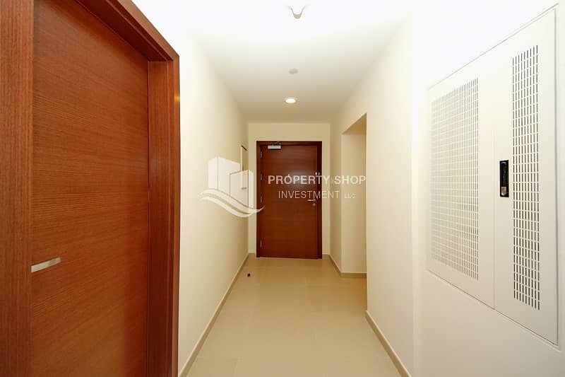 6 1-bedroom-apartment-al-reem-island-shams-abu-dhabi-gate-tower-1-foyer. JPG