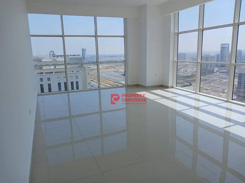 High Floor Unit| Great View| Bright| Ventilated