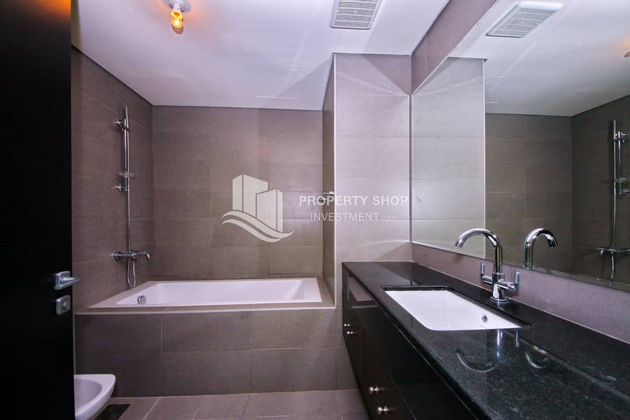 10 1-bedroom-apartment-al-reem-island-marina-square-tala-tower-bathroom. JPG