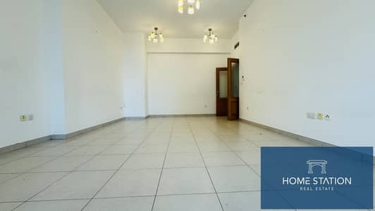 فلیٹ 3 غرف نوم للايجار في شارع الشيخ زايد، دبي - شقة في بلو تاور،شارع الشيخ زايد 3 غرف 154999 درهم - 8806971