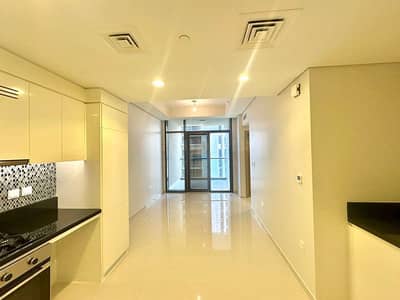 2 Bedroom Apartment for Sale in Business Bay, Dubai - High Floor | Prime Location | Motivated Seller