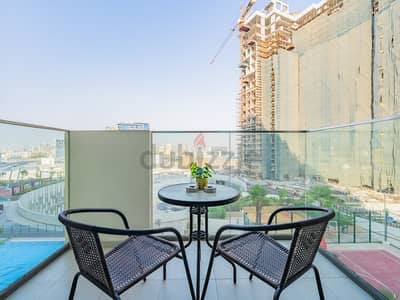 Studio for Rent in Al Jaddaf, Dubai - Lovely Studio with Cozy Balcony and Outdoor Pool