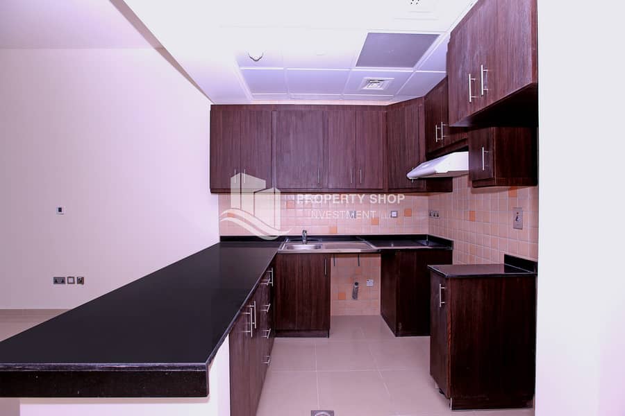 7 studio-apartment-abu-dhabi-al-reem-island-city-of-lights-hydra-avenue-kitchen. JPG