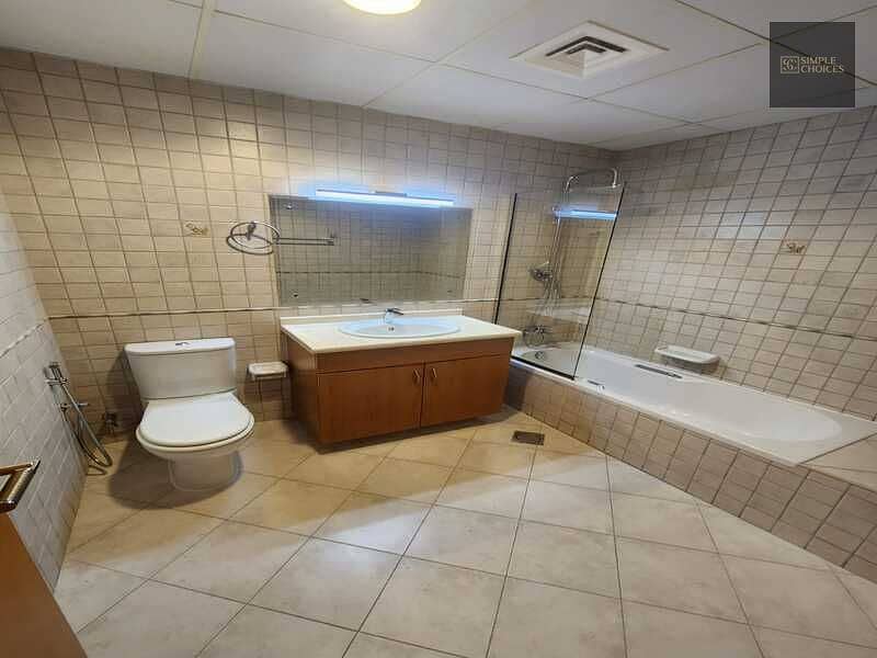 7 bathroom 2. jpg