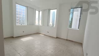 شقة في شارع حمدان 3 غرف 68000 درهم - 8814770