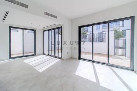 4 Bedroom Villa for Rent in Dubailand, Dubai - End Unit | Brand New | Vacant | Spacious