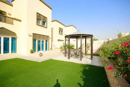 3 Bedroom Villa for Sale in Jumeirah Park, Dubai - Extended 3 bedroom + maids | Facing park 3 Bedroom Villa for Sale in Jumeirah Park, Dubai - Extended 3 bedroom + maids | Facing park
