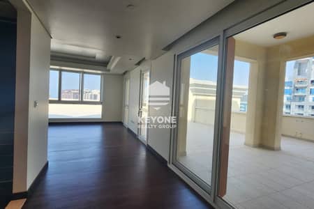 4 Bedroom Apartment for Rent in Palm Jumeirah, Dubai - Huge 4BR Penthouse | Unfurnished | Community View