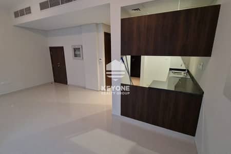 5 Bedroom Townhouse for Rent in DAMAC Hills 2 (Akoya by DAMAC), Dubai - Unfurnished | 2 Cheques | Vacant