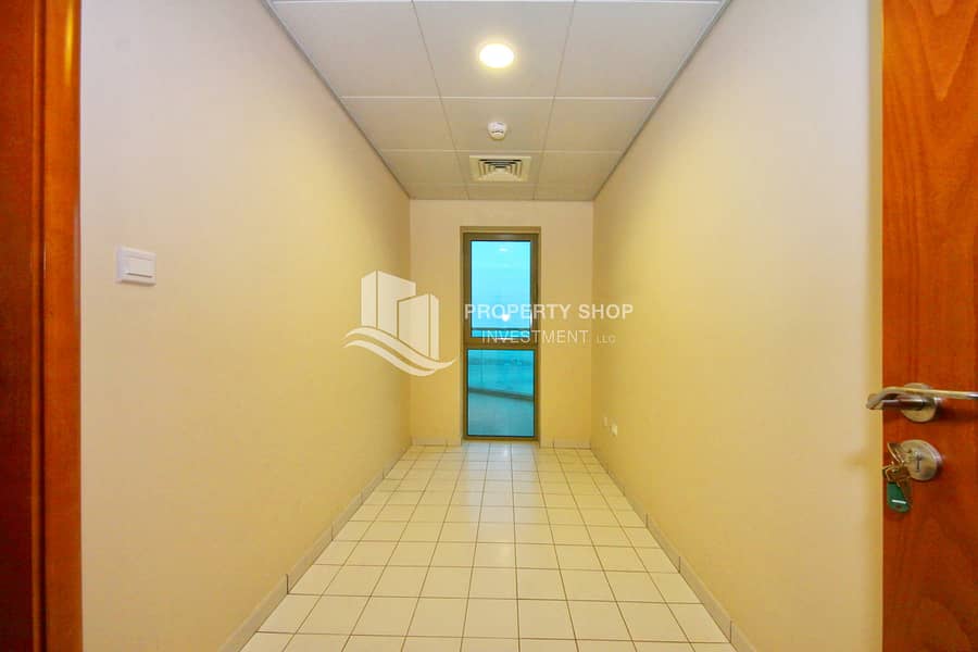 9 3-br-apartment-al-reem-island-shams-abu-dhabi-beach-tower-a-maidsroom. JPG