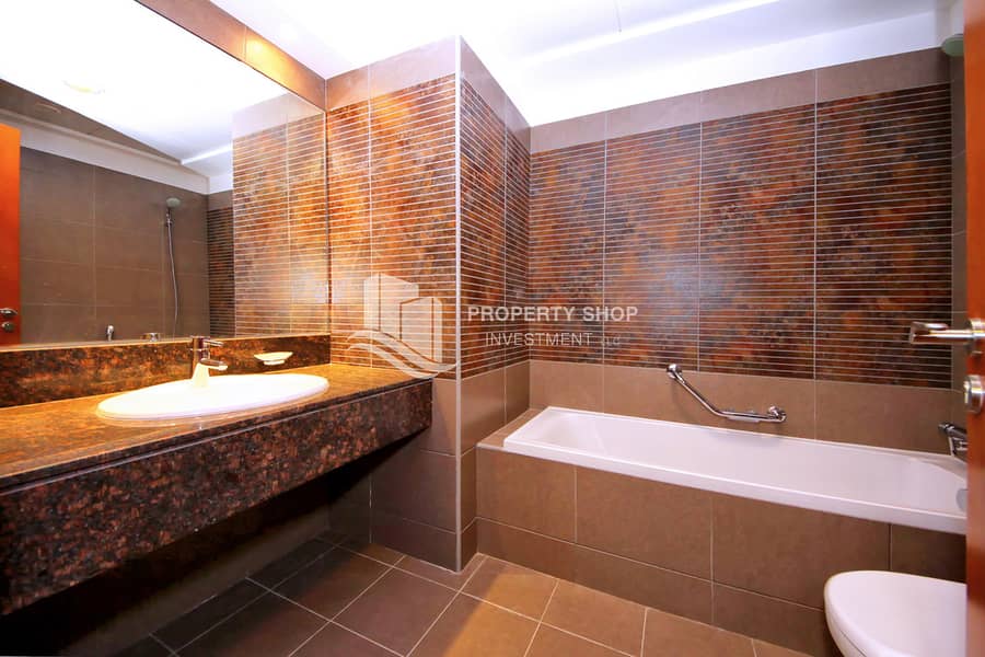 10 3-br-apartment-al-reem-island-shams-abu-dhabi-beach-tower-a-master-bathroom. JPG