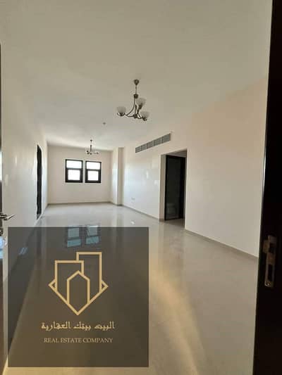 For rent in Ajman, Al Mowaihat area 3    4 rooms and a living room with a large kitchen and a master bedroom with closets on the wall