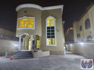 5 Bedroom Villa for Rent in Al Rawda, Ajman - Villa for rent next to mosque