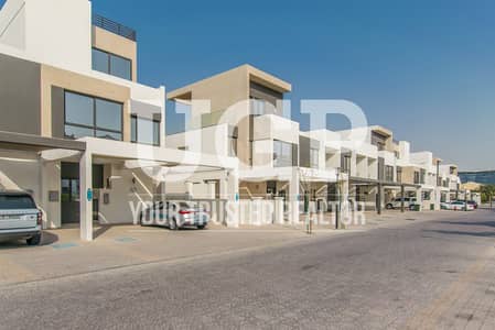 5 Bedroom Townhouse for Sale in Al Salam Street, Abu Dhabi - Invest now! 5BR TH w/ Huge Private Garden 5 Bedroom Townhouse for Sale in Al Salam Street, Abu Dhabi - Invest now! 5BR TH w/ Huge Private Garden