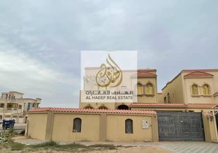 A villa for annual rent in Al Mowaihat area, consisting of 5 rooms, a sitting room, and a maids room