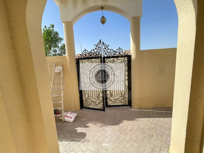 Private Entrance 3 Bedroom Hall for Rent in Mbz