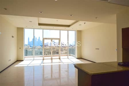 1 Bedroom Flat for Rent in Palm Jumeirah, Dubai - High Floor| Sea Views| Beach, Pool and Gym Access