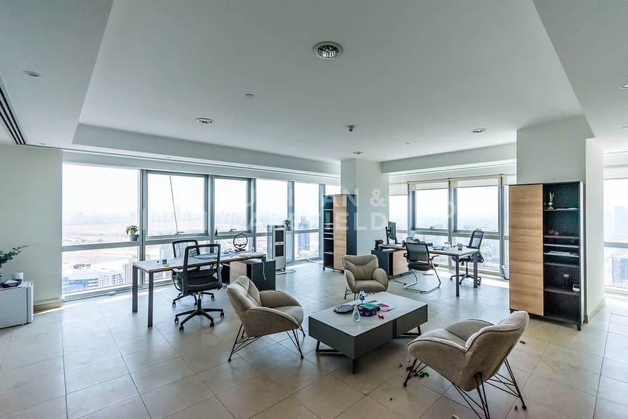 Fitted | High Floor | Direct Access to Metro