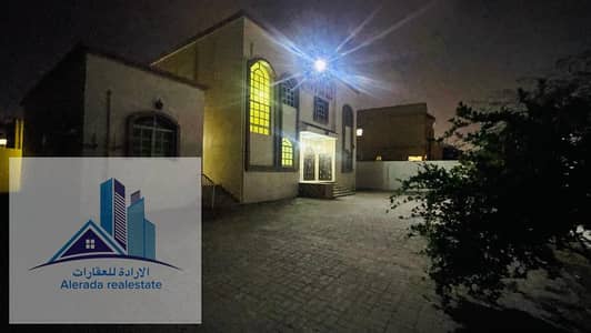 A large villa for rent in Al Mowaihat, a very large area, a great location, and a great price