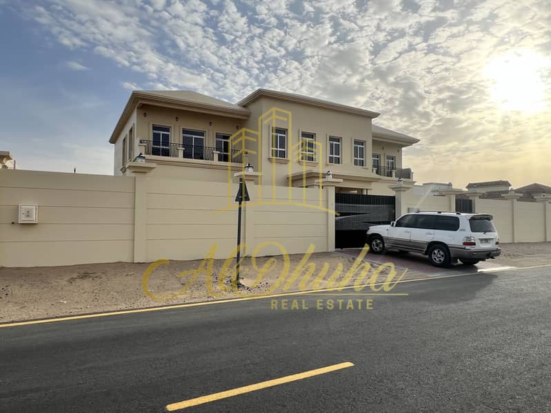A luxurious villa in the form of semi palace for rent in Al-Syouh