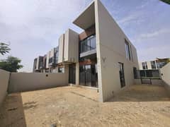 تاون هاوس في تشيري وودز،دبي لاند 3 غرف 185000 درهم - 8802015