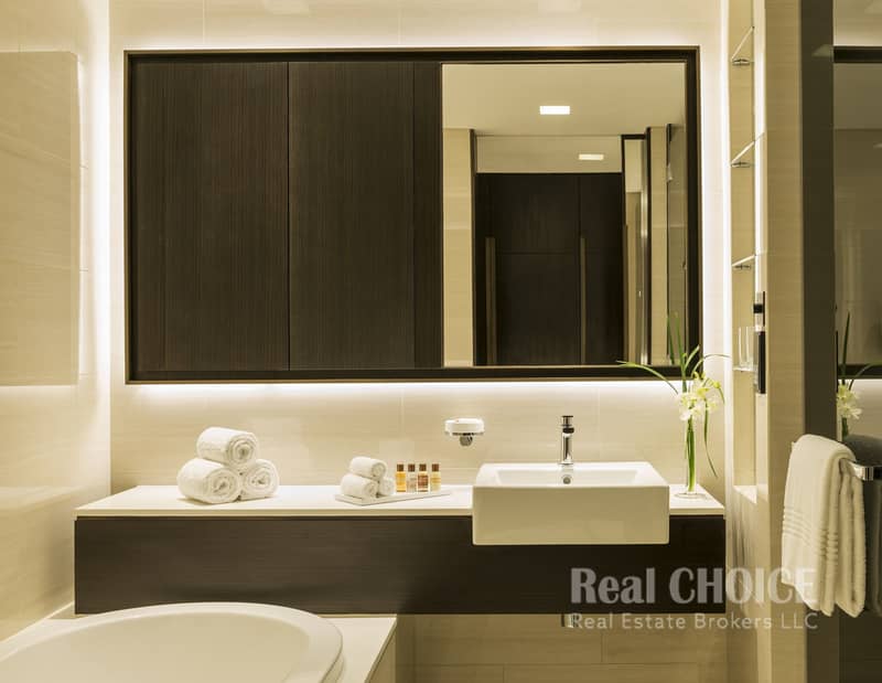10 Sheraton Grand Hotel, Dubai - Apartment Bathroom. jpg