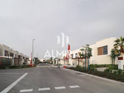 3 Bedroom Townhouse for Sale in Yas Island, Abu Dhabi - Community  (22). jpg