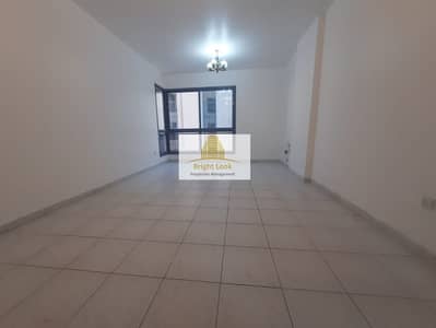 2 Bedroom Flat for Rent in Electra Street, Abu Dhabi - Well Maintained 2BHK apartment with wardrobes & balcony in 55,000/year in 4 payments