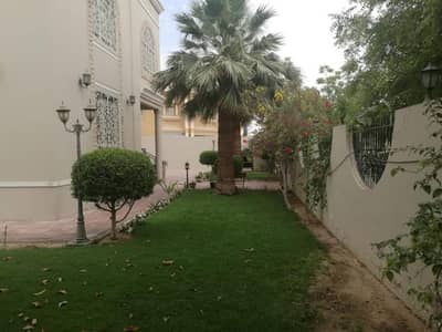 Stunning 4 bedroom Villa with very good location at Al Quoz area available for sale Stunning 4 bedroom Villa with very good location at Al Quoz area available for sale