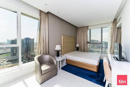 Studio for Rent in Business Bay, Dubai - fully furnished on mid floor lake view