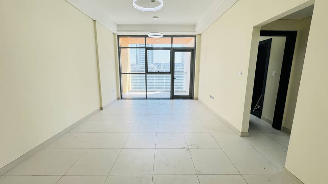 Spacious 2Bhk Apartment Available With All Amenities Just in 100k // Near To World Trade Metro //