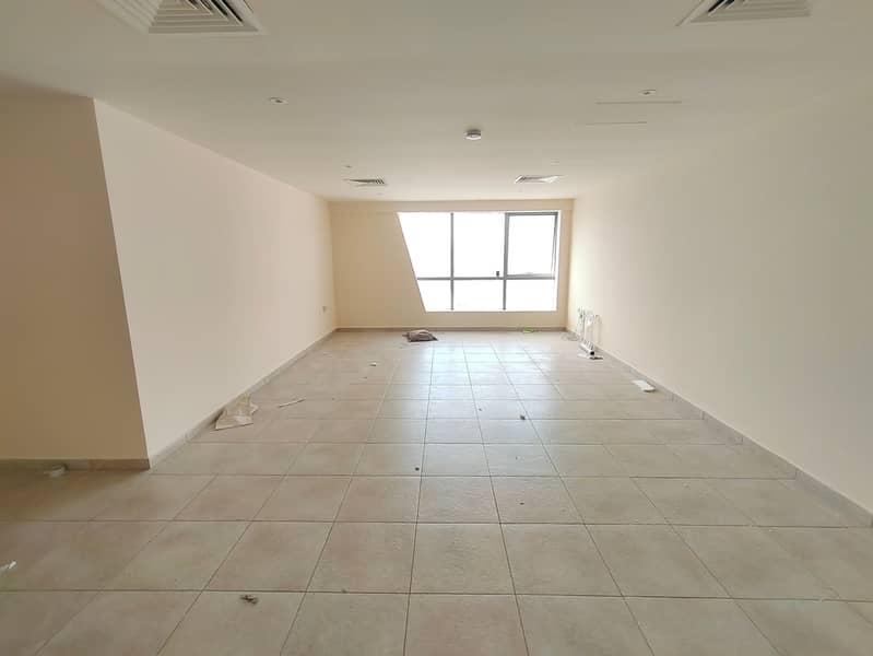 Chiller free new 3bhk apartment available for rent just in 69900 AED