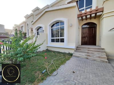 4 Bedroom Villa for Rent in Mohammed Bin Zayed City, Abu Dhabi - Lavish 4 bedroom Villa Wd Shared Pool and in Community Compound