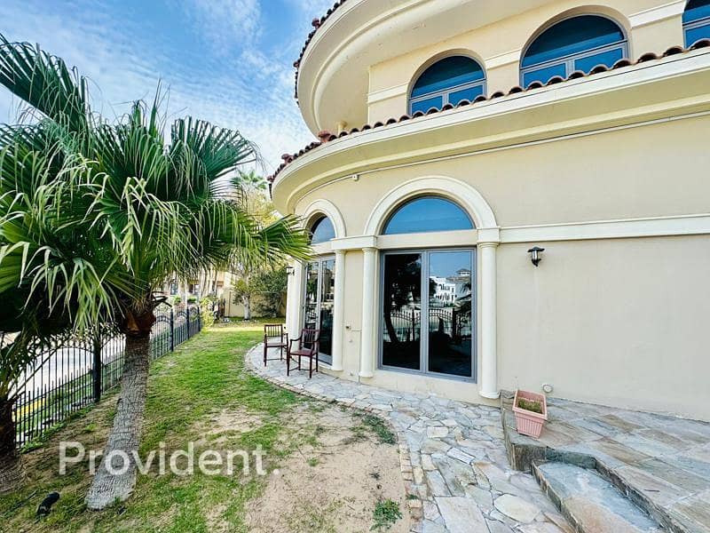 French Riviera Villa | Peaceful Frond | Spacious