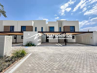 3 Bedroom Townhouse for Rent in Yas Island, Abu Dhabi - Vacant | Relaxing Townhouse | Convenient Location