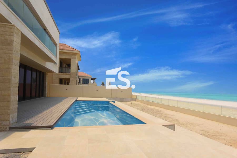 Vacant✅7BR Beachfront Villa✅Pool✅Corner✅Single Row