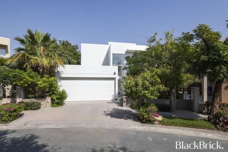 4 Bedroom Villa for Sale in Arabian Ranches, Dubai - Huge plot | Extended | Quiet location
