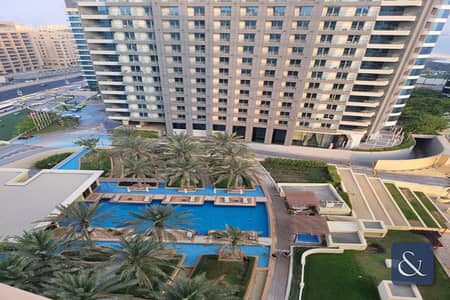 2 Bedroom Flat for Rent in Palm Jumeirah, Dubai - Vacant APRIL | High Floor | Partial Sea View
