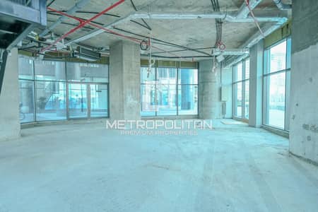 Shop for Rent in Business Bay, Dubai - High Visibility | Bright and Modern | Duplex