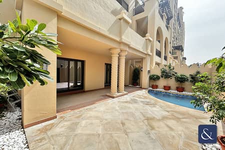 3 Bedroom Townhouse for Rent in Palm Jumeirah, Dubai - Sea View | Private Pool | Beach Access