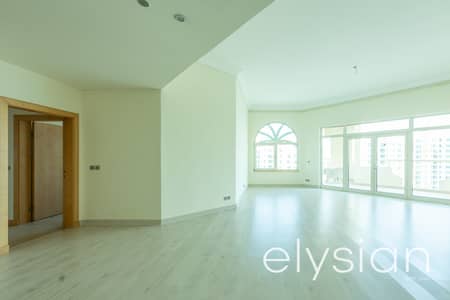 شقة 3 غرف نوم للايجار في نخلة جميرا، دبي - شقة في الحمري،شقق شور لاين،نخلة جميرا 3 غرف 250000 درهم - 8834494