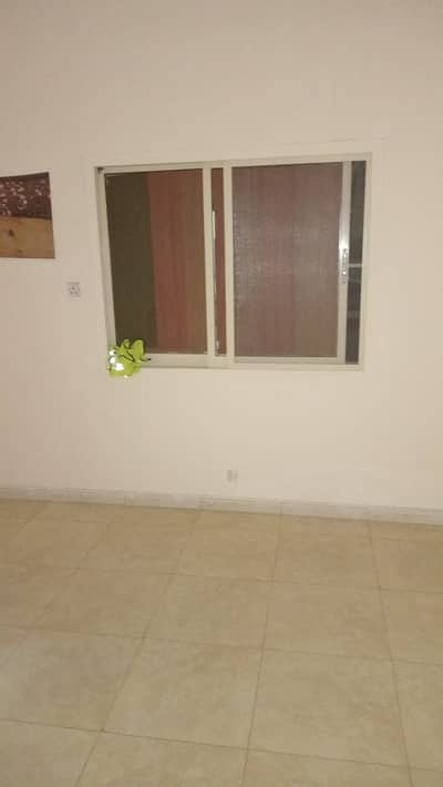 Al Nuaimiya studio 2 for annual rent   Ground floor, separate kitchen and area   In 4 installments, separate kitchen  The price is 12 thousand with pa