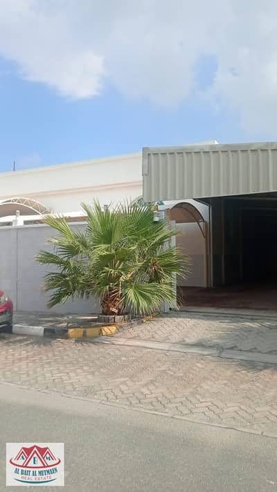 Ground floor villa, four large master rooms, with air conditioners, in Al-Azra