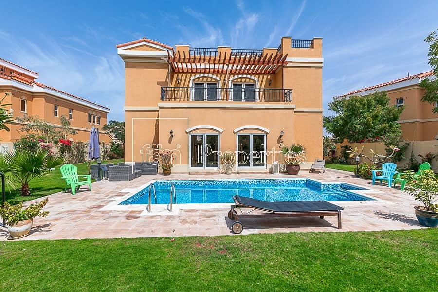Vacant 5BR Mazaya B2 | Pool & Huge Plot! Vacant 5BR Mazaya B2 | Pool & Huge Plot!