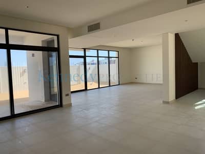 West Yas 5 bedroom villa 245K Great Location West Yas 5 bedroom villa 245K Great Location