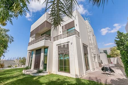 Vacant Corner | 5 Bedroom Villa | Type C Vacant Corner | 5 Bedroom Villa | Type C