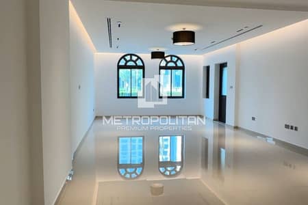 3 Bedroom Townhouse for Sale in Palm Jumeirah, Dubai - Renovated | Unoccupied 3-Bedroom Townhouse with Utility Room