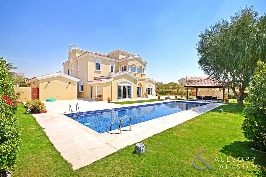 Must See | Fully Upgraded | Corner Plot Must See | Fully Upgraded | Corner Plot