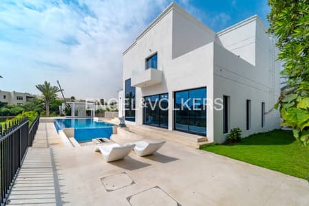 5 Bedroom Villa for Sale in Jumeirah Islands, Dubai - Lake View | Huge Plot | Fully upgraded