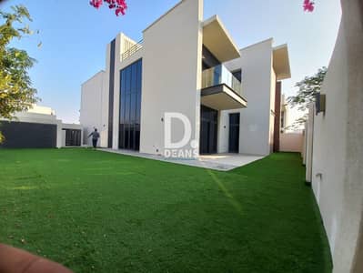 5 Bedroom Villa for Sale in Yas Island, Abu Dhabi - Luxurious Villa ! 5 +Maids+ Driver for Sale